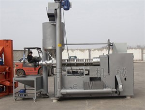 全自動榨油機(jī)使用時(shí)，要注意的事項(xiàng)