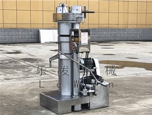 為什么要選擇液壓芝麻榨油機(jī)呢？